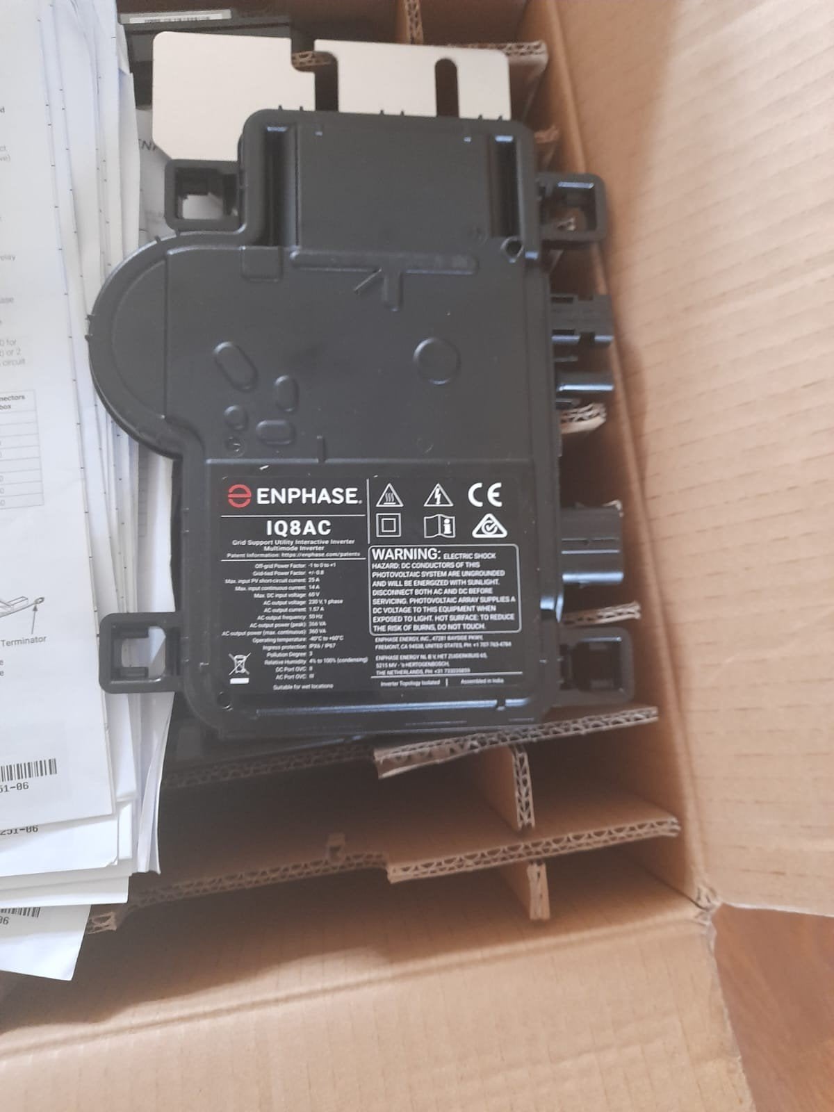 18x Nieuwe Enphase IQ8AC Micro-omvormers, Doe-het-zelf en Verbouw, Zonnepanelen en Toebehoren, Ophalen of Verzenden