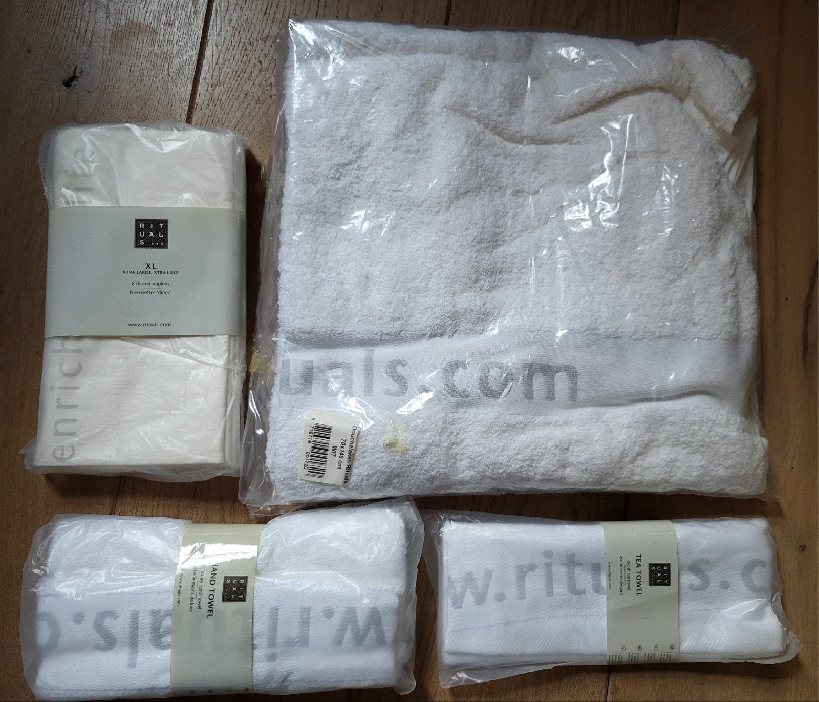 Nieuw! Luxe Rituals Textielset., Huis en Inrichting, Badkamer | Badtextiel en Accessoires, Ophalen of Verzenden, Nieuw, Wit