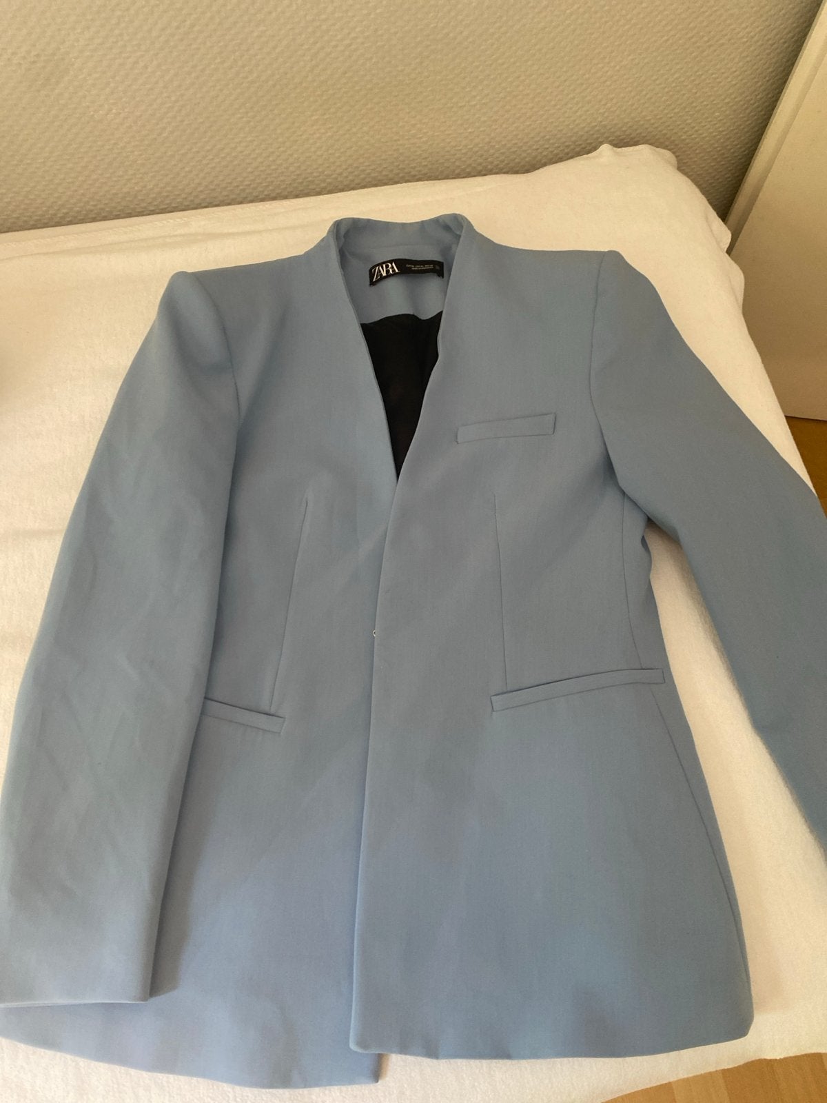 Zara Lichtblauwe broekpak: Blazer + Broek - Maat XL, Kostuum of Pak, Maat 46/48 (XL) of groter, Zo goed als nieuw, Verzenden