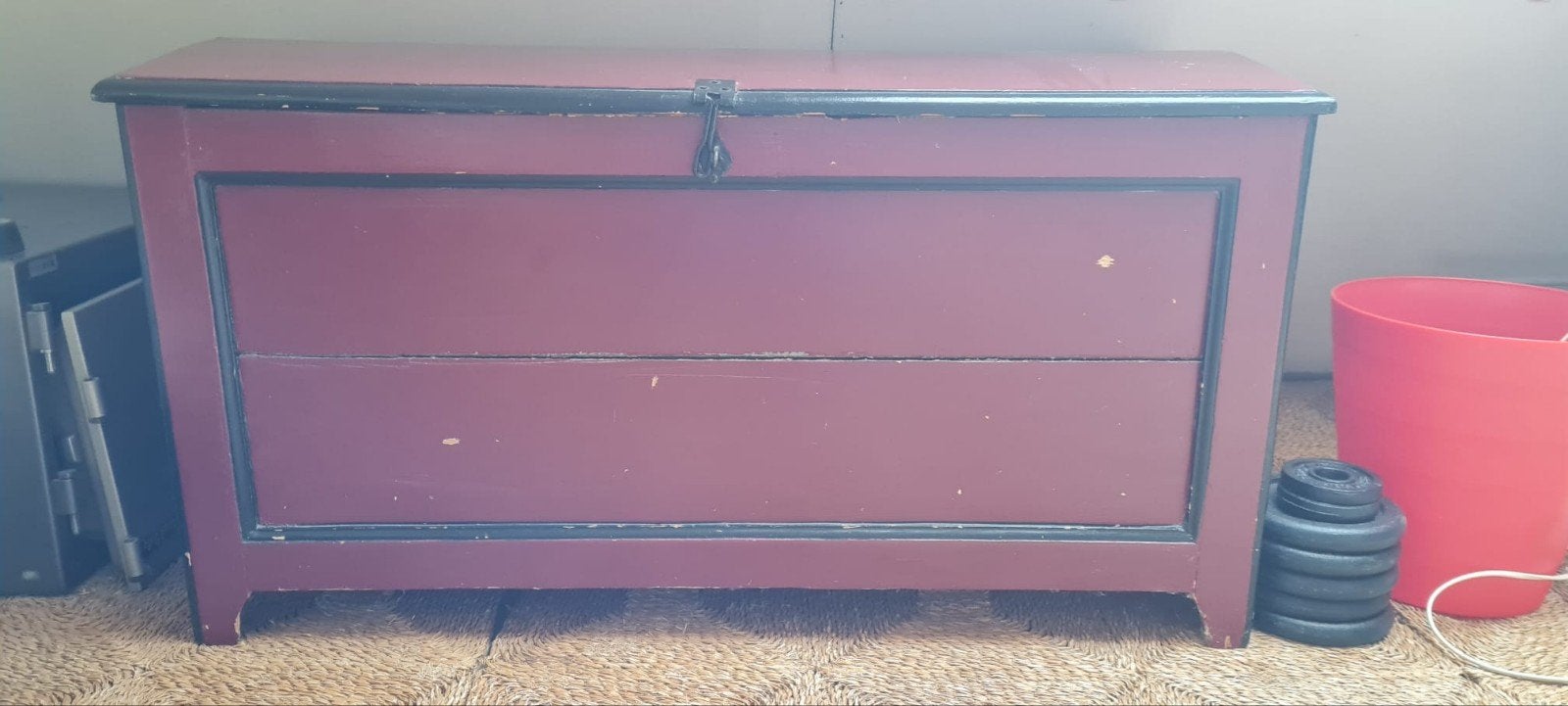 Antieke houten kist - Roodbruin met zwarte accenten, Ophalen