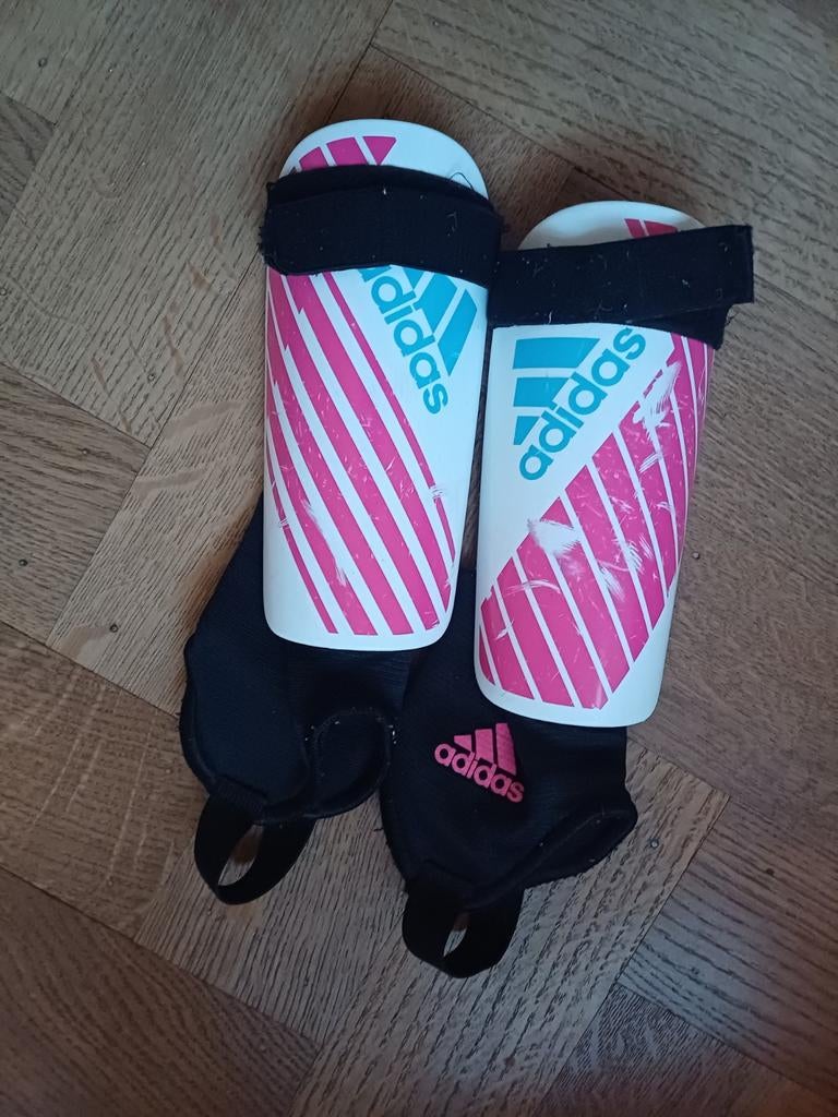Scheenbeschermer, meisje, kleine maat: voor beginnend hockey, Sport en Fitness, Hockey, Ophalen, Kleding