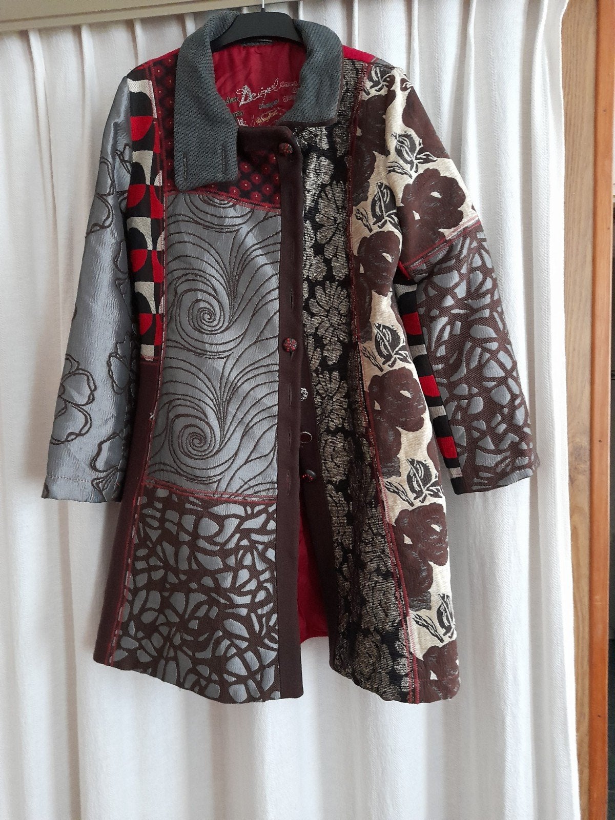 Prachtige Desigual Winterjas .Maat 42.Mooie kleuren ., Desigual, Ophalen of Verzenden, Zo goed als nieuw, Maat 42/44 (L)