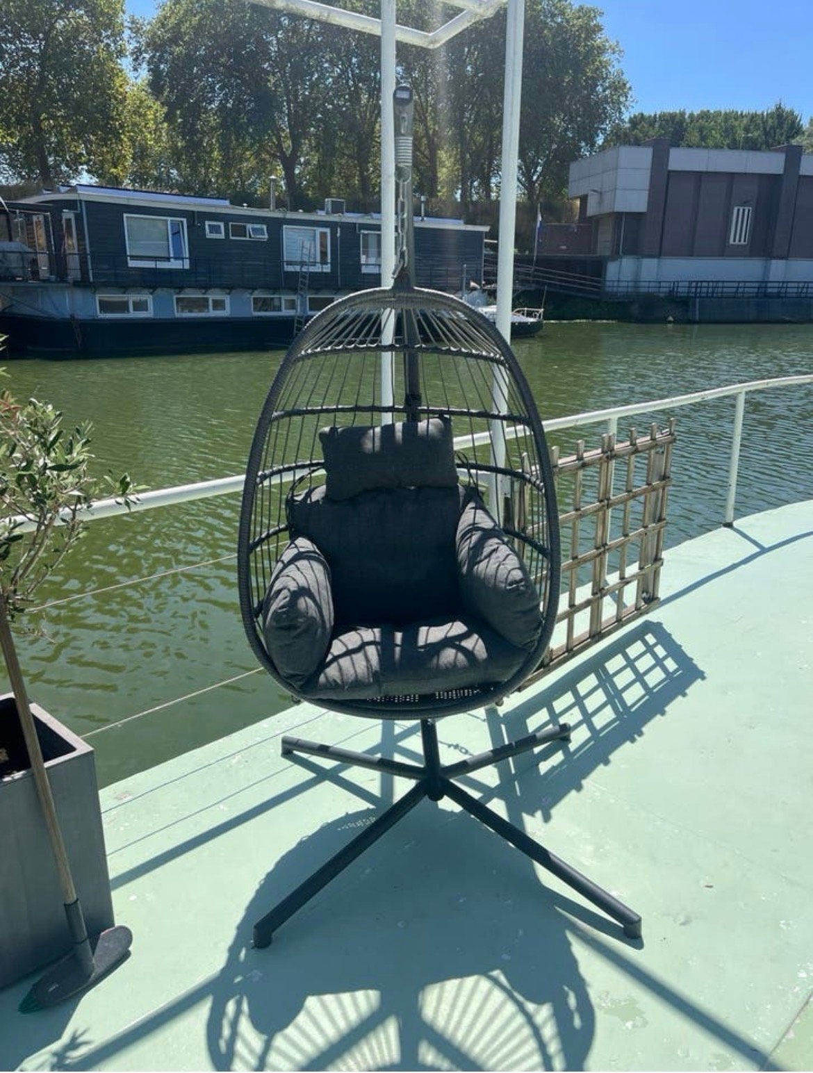 Comfortabele hangstoel met kussen - Zo goed als nieuw, Ophalen, -, -, Zo goed als nieuw