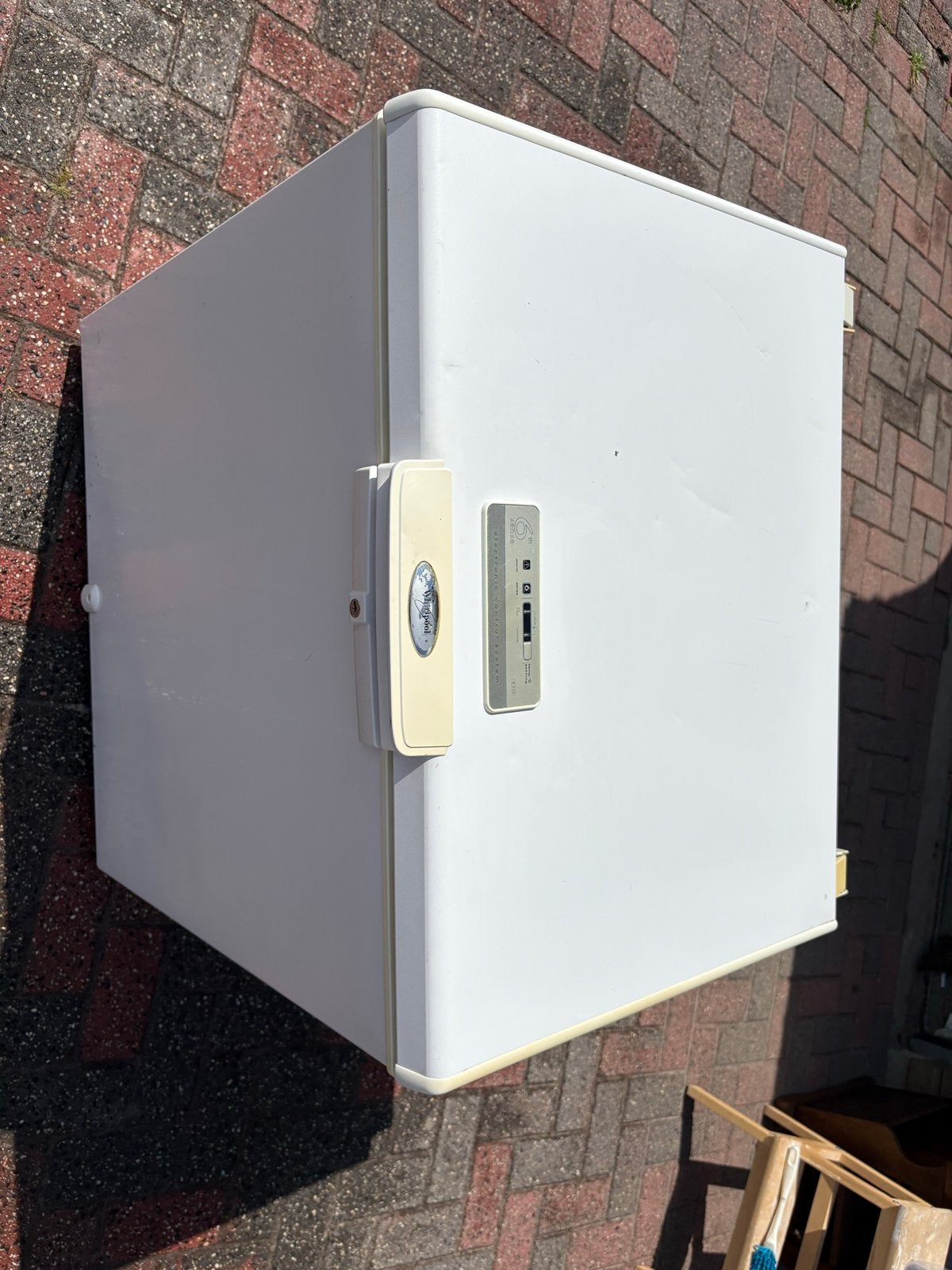 Whirlpool Vrieskist WH2010 A+E - Compact en Energiezuinig, Vrieskist, Gebruikt, Energieklasse A of zuiniger, Ophalen