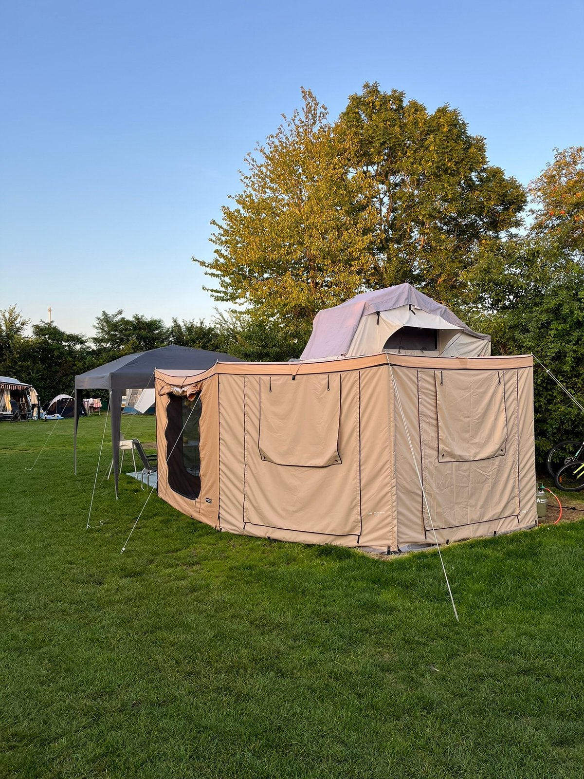 Daktent en een luifel., Caravans en Kamperen, Tenten, tot en met 2, Zo goed als nieuw, Ophalen
