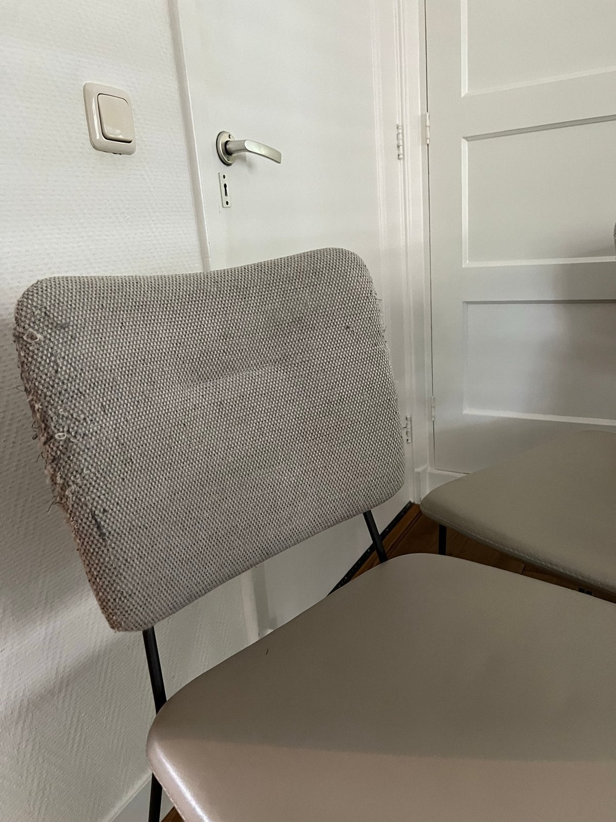 Bert Plantagie eetkamerstoelen - stof beschadigd, Gebruikt, Ophalen of Verzenden, Vier, Stof
