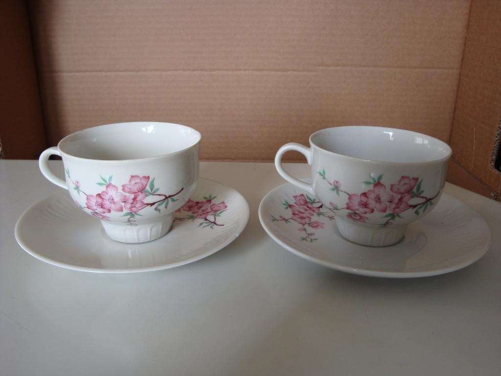 Twee vintage kop en schotels gebloemde koffie- of theekopjes, Ophalen of Verzenden, Zo goed als nieuw, Overige stijlen, Kop(pen) en/of Schotel(s)