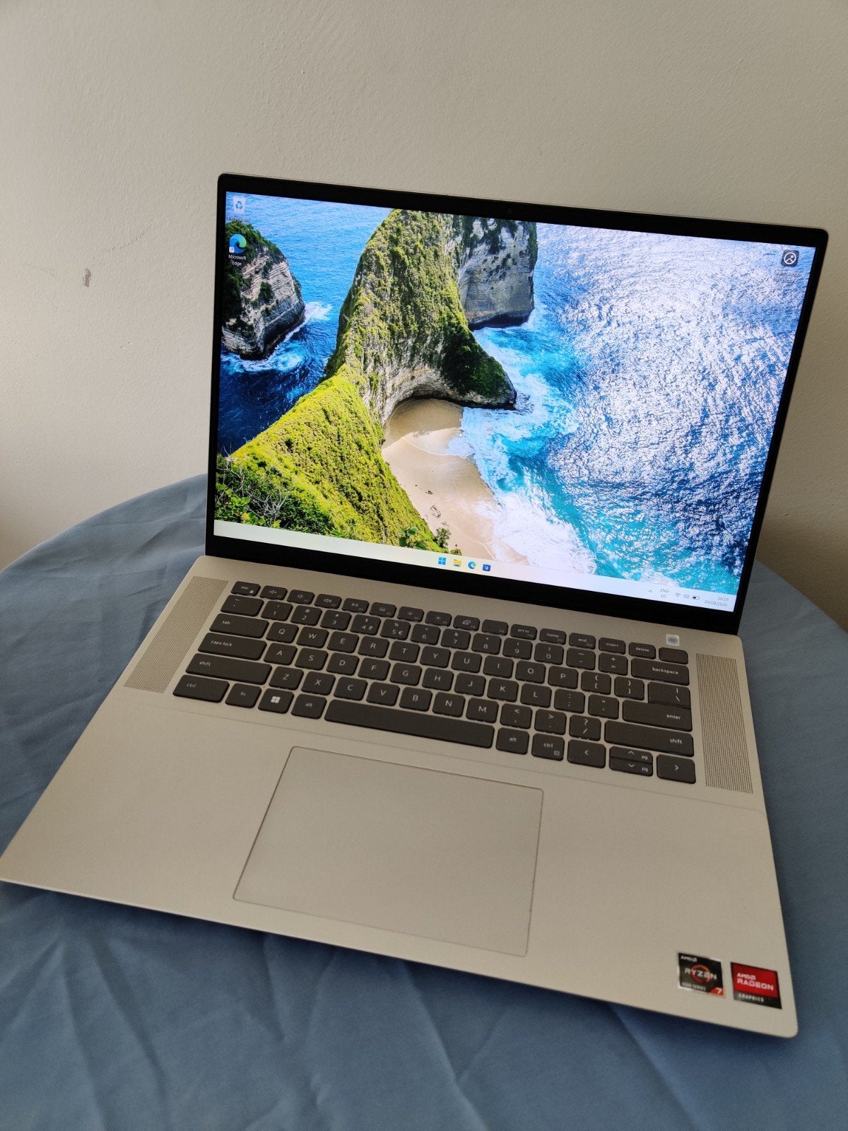 Dell Inspiron 16 5625 - AMD Ryzen 7 5825U, Computers en Software, Ryzen 7, 256 GB, 2 tot 3 Ghz, Qwerty