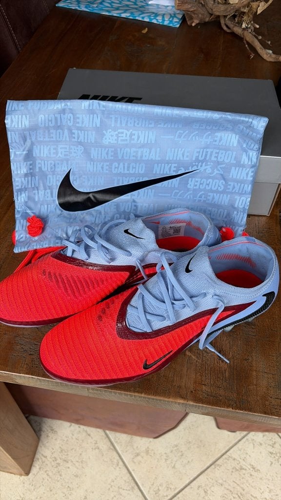 NIEUWE Nike voetbalschoenen (incl. tas), Maat XL, Schoenen, Nieuw, Ophalen of Verzenden