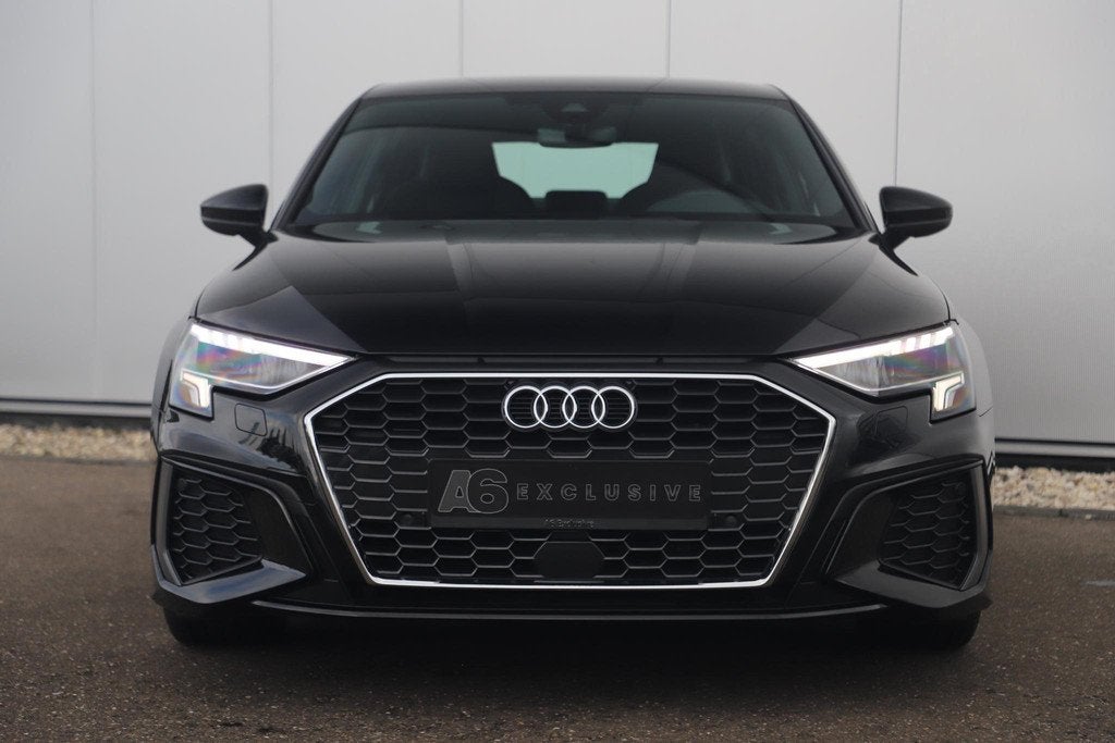 Audi A3 Limousine 30 TFSI S Line Sport edition Automaat Virt, Auto's, Audi, Gebruikt, Met garantie (alle), Leder en Stof, Zwart