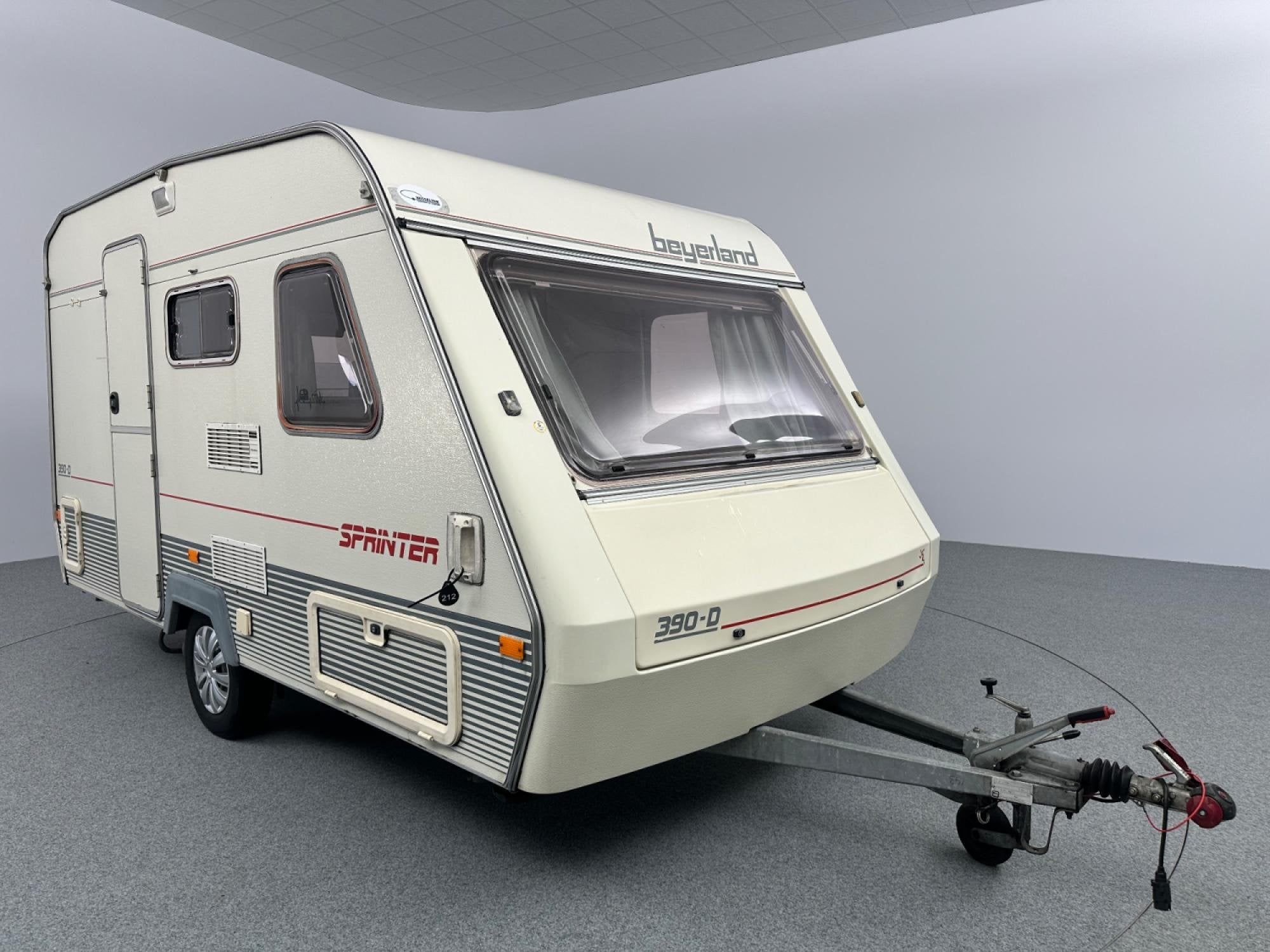 Beyerland Sprinter 390 D Luifel, Caravans en Kamperen, Vast bed, Bedrijf, Treinzit, Reservewiel