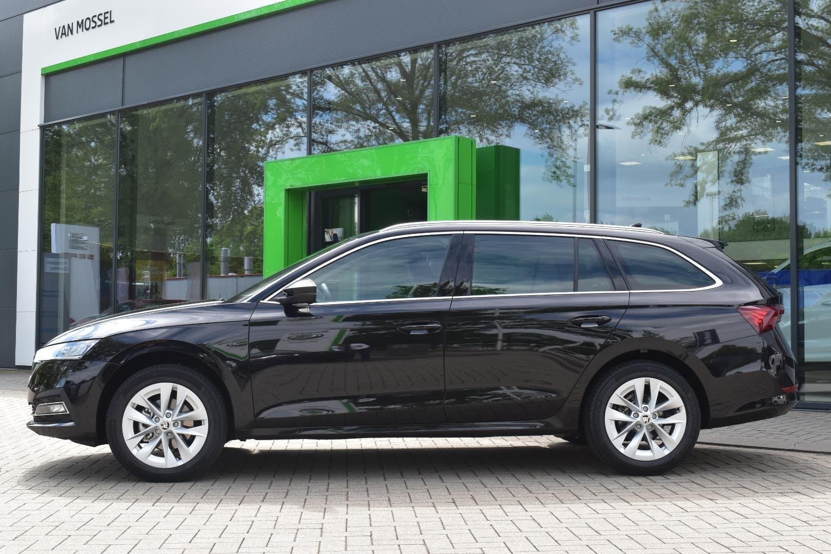 Skoda Octavia Combi 1.0 TSI Business Edition Plus 110 PK | L, Auto's, Voorwielaandrijving, 12 maanden, Stof, Zwart