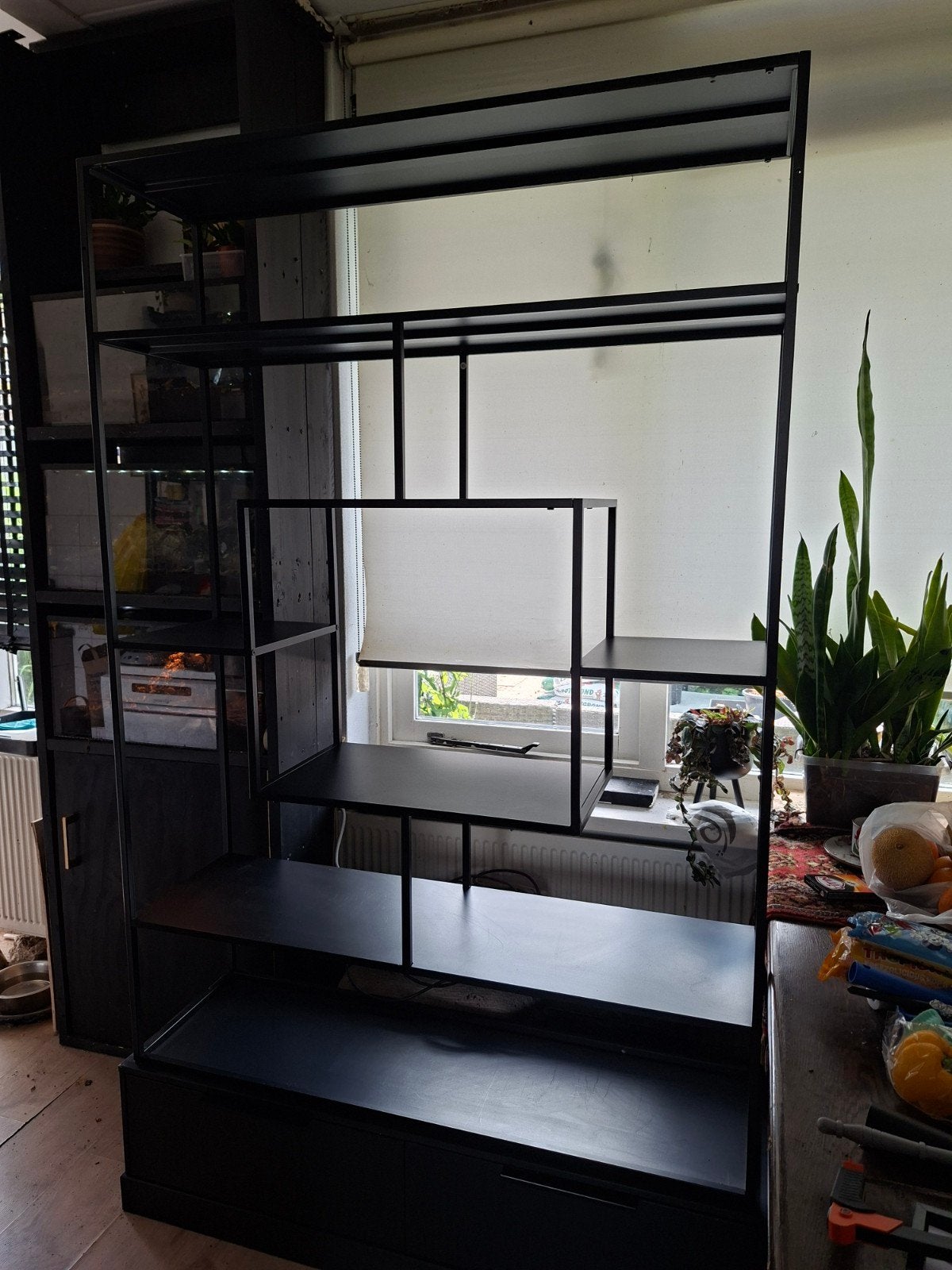 laatste kans! WOOOD Fons Vakkenkast met lades - Zwart, Huis en Inrichting, Met plank(en), 100 tot 150 cm, 200 cm of meer, Zo goed als nieuw