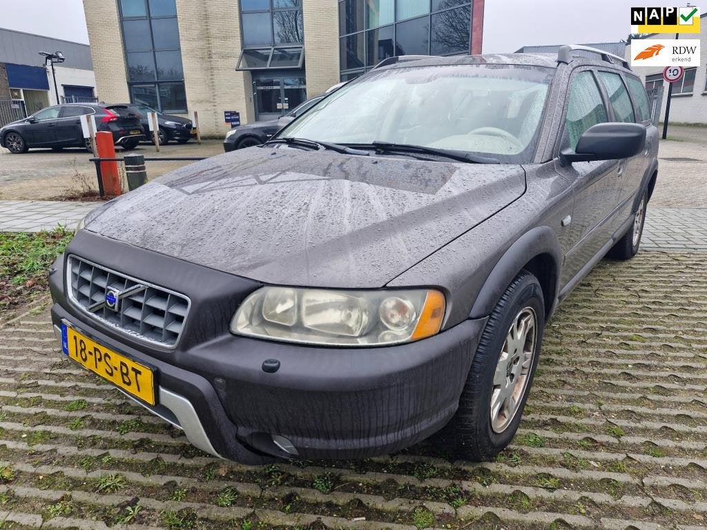 Volvo XC70 2.4 D5 Summum Automaat Bj.2004 Kmst.489090 met AP, Automaat, Beige, 197 €/maand, Bruin
