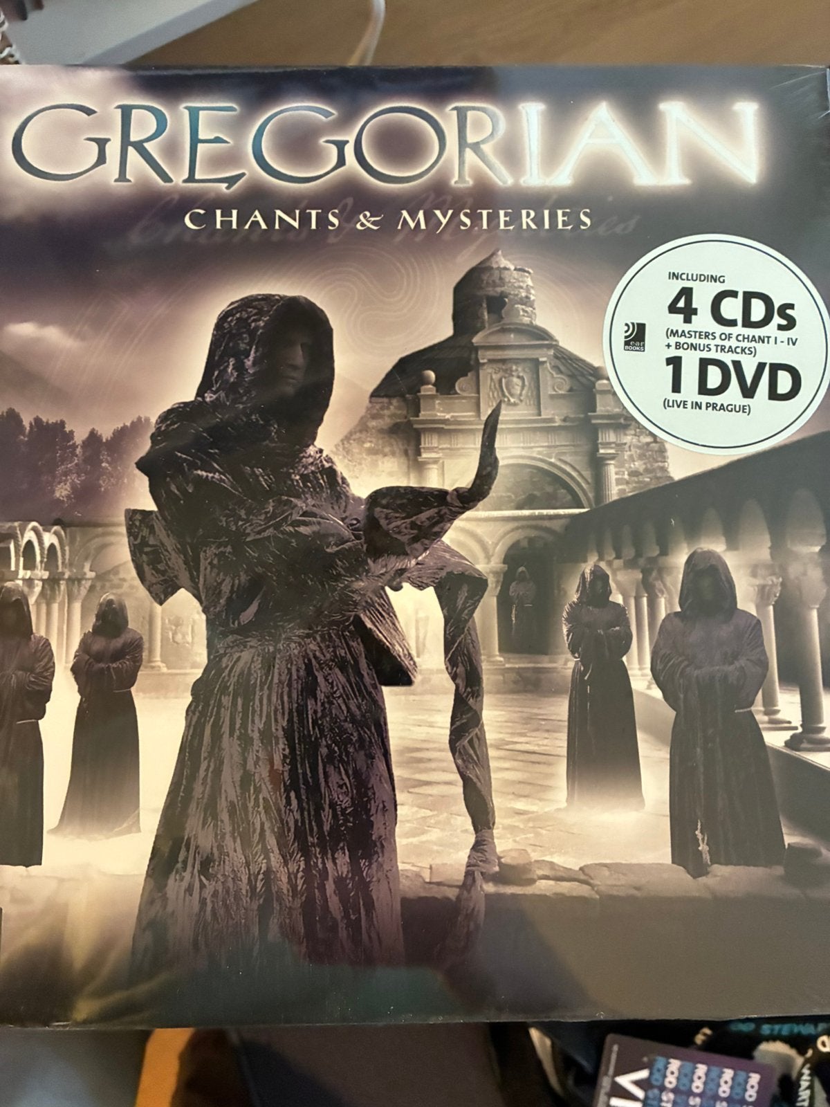 4 cd met dvd box gregorian  chants mystery gedeald, Ophalen of Verzenden, Zo goed als nieuw, Poprock