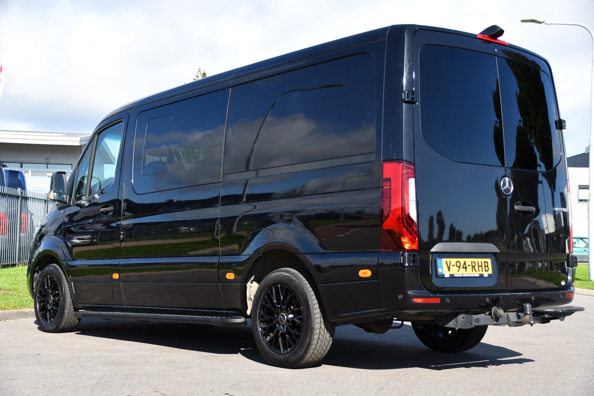 Mercedes-Benz Sprinter 319 3.0 CDI L2H1 DC Black Edition FUL, Auto's, Automaat, Gebruikt, Euro 6, 190 pk