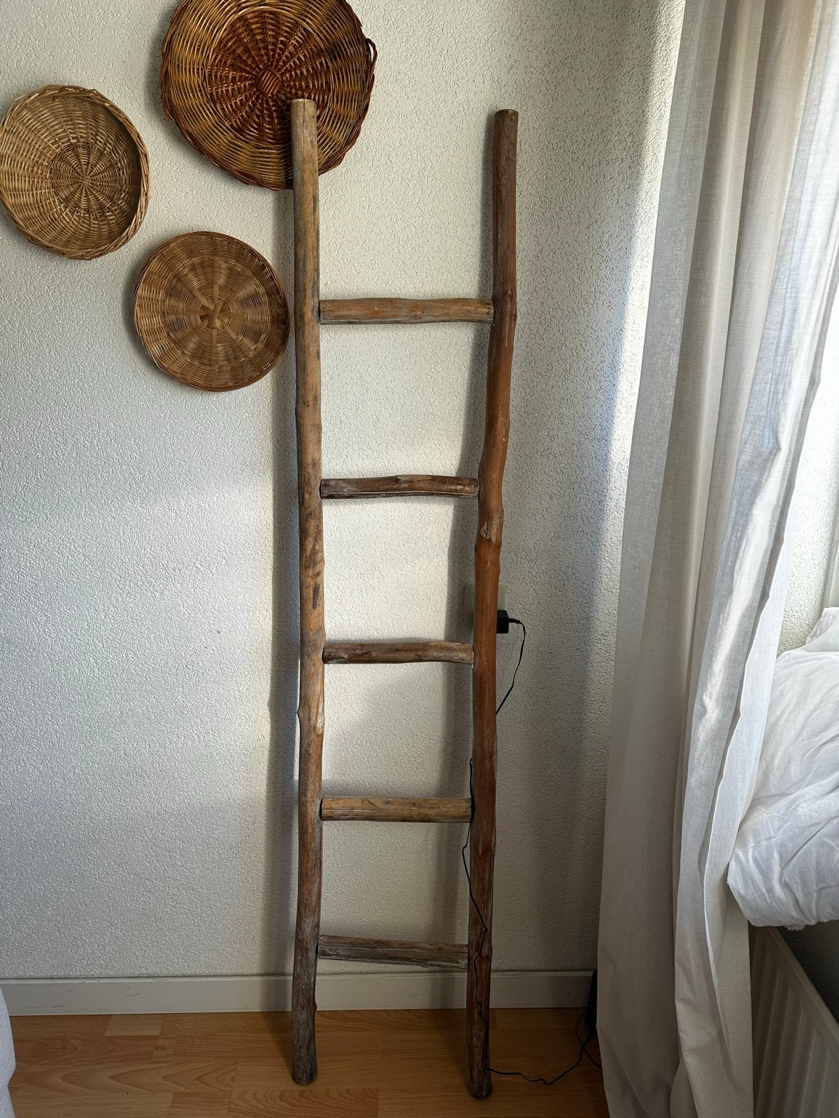 Decoratieve houten ladder - Rustieke uitstraling, Doe-het-zelf en Verbouw, Ophalen, Zo goed als nieuw, Ladder, 2 tot 4 meter