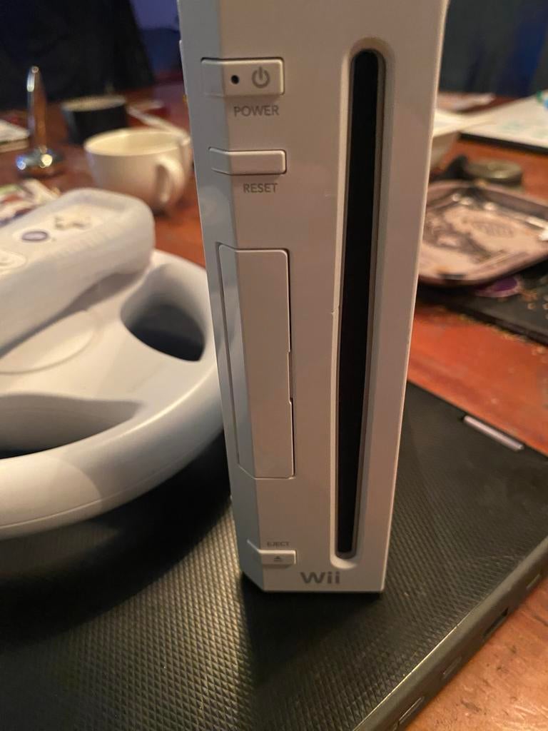 Nintendo Wii met 4 games, Spelcomputers en Games, Spelcomputers | Nintendo Wii, Ophalen of Verzenden, Gebruikt, Met 1 controller