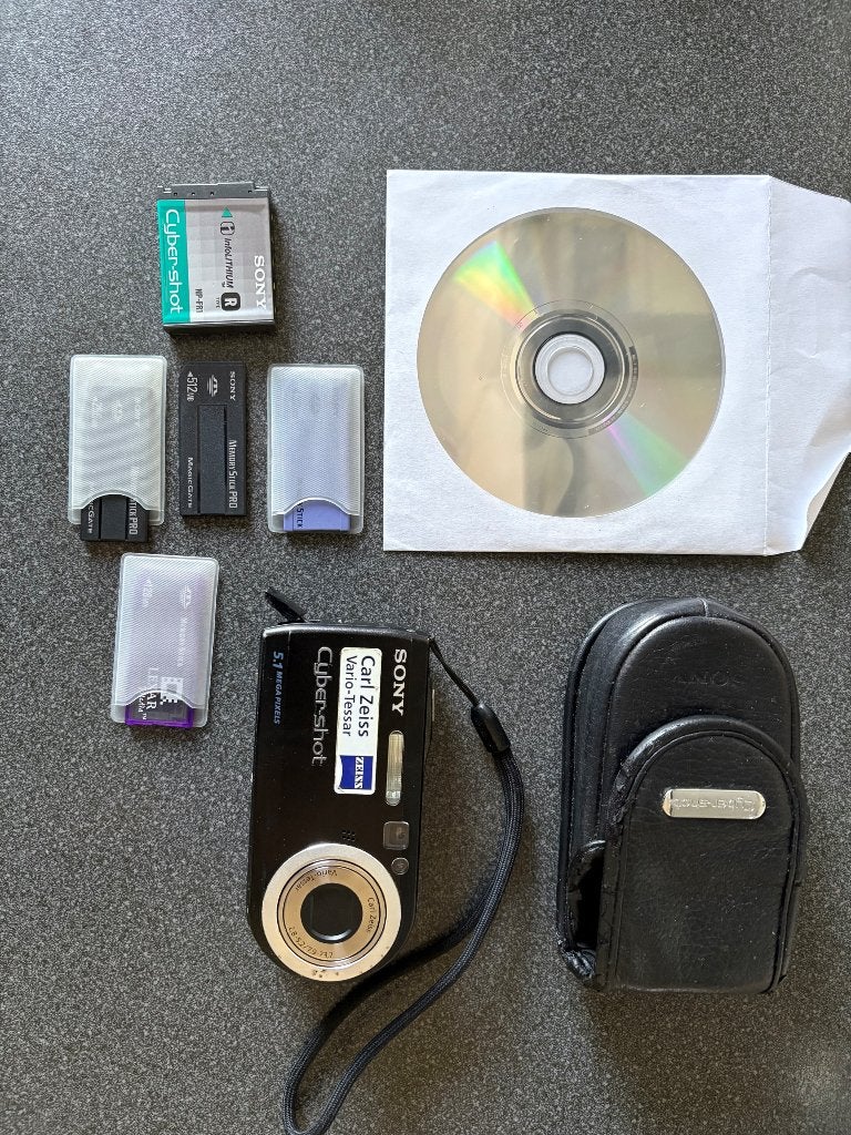 Camera, Gebruikt, Ophalen of Verzenden, Compactcamera, Geheugenkaart