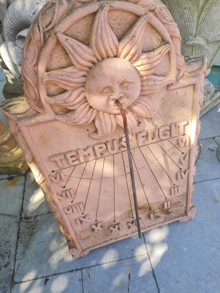Oude terracotta zonnewijzer, Tuin en Terras, Zonnewijzers, Ophalen, Heikant 21 Kaatsheuvel, Gebruikt, Belle Vieille Brocante