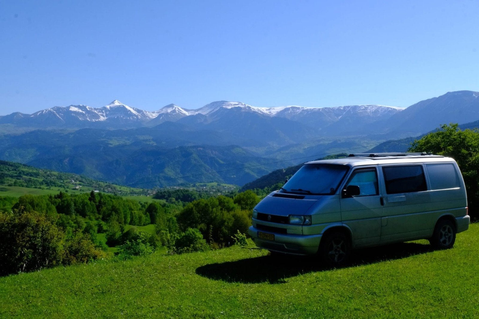 Te koop: Volkswagen T4 2.5 TDI zelfbouw camperbus, Caravans en Kamperen, Buscamper of Camperbus, Volkswagen, Tot en met 2, Particulier