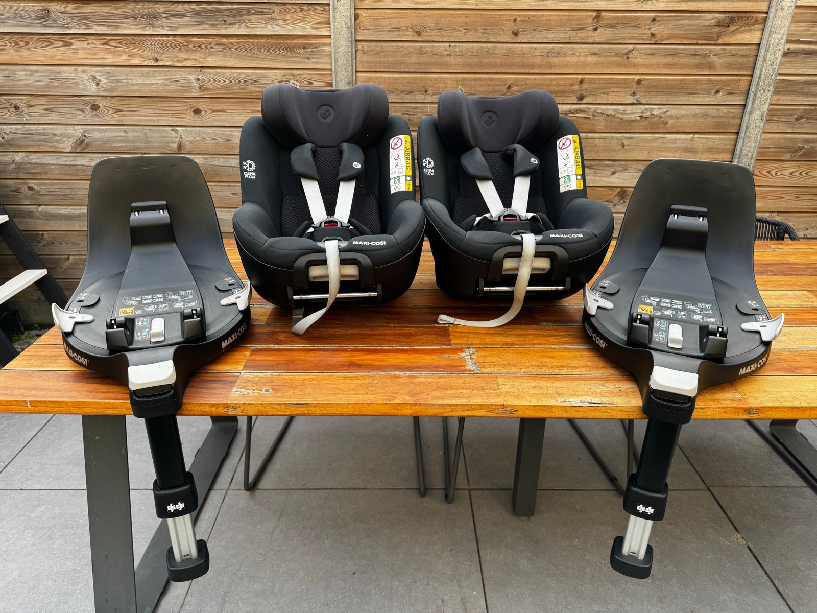 Maxi-Cosi Pearl 360 + FamilyFix 360 Base (per set), Ophalen, 0 t/m 18 kg, Verstelbare rugleuning, Zo goed als nieuw