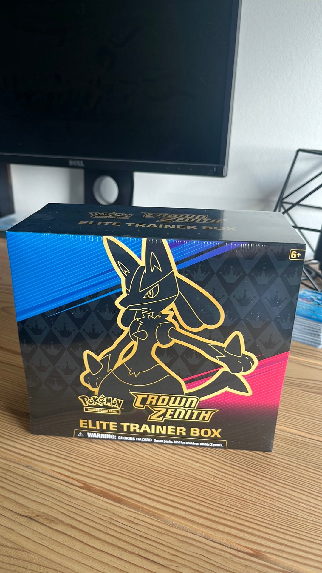 Crown Zenith Elite Trainer Box, Ophalen, Zo goed als nieuw, Boosterbox, Foil