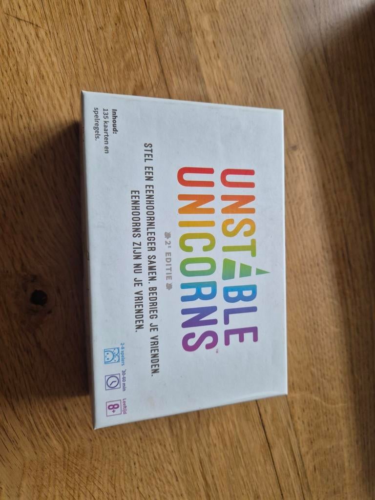 Kaartspel unstable unicorns, Hobby en Vrije tijd, Gezelschapsspellen | Bordspellen, Vijf spelers of meer, Ophalen of Verzenden