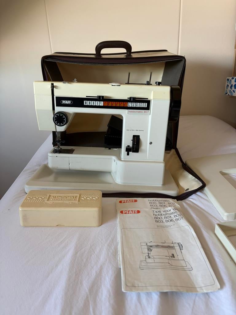 Pfaff Hobbymatic 807 Naaimachine - Zeer Goede Staat, Hobby en Vrije tijd, Naaimachines en Toebehoren, Ophalen, Zo goed als nieuw
