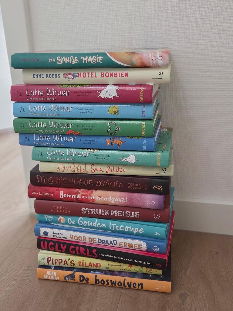 16 meisjes boeken 9-12 jaar, Boeken, Ophalen, Zo goed als nieuw, Fictie