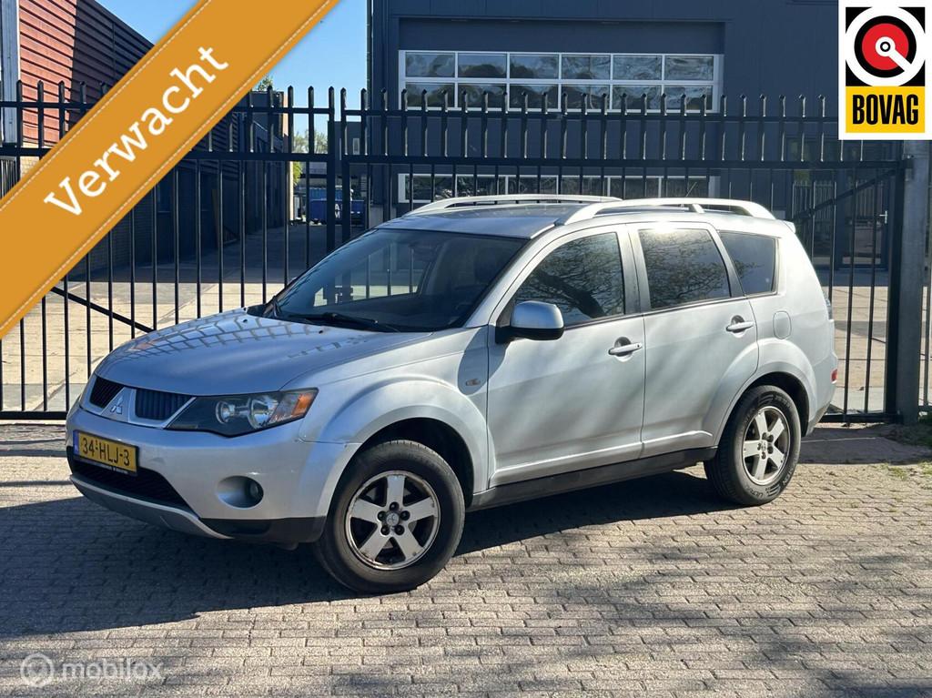 Mitsubishi Outlander 2.4 Intro Edition 2WD | Trekhaak 1500KG, Voorwielaandrijving, Stof, Zwart, 4 cilinders