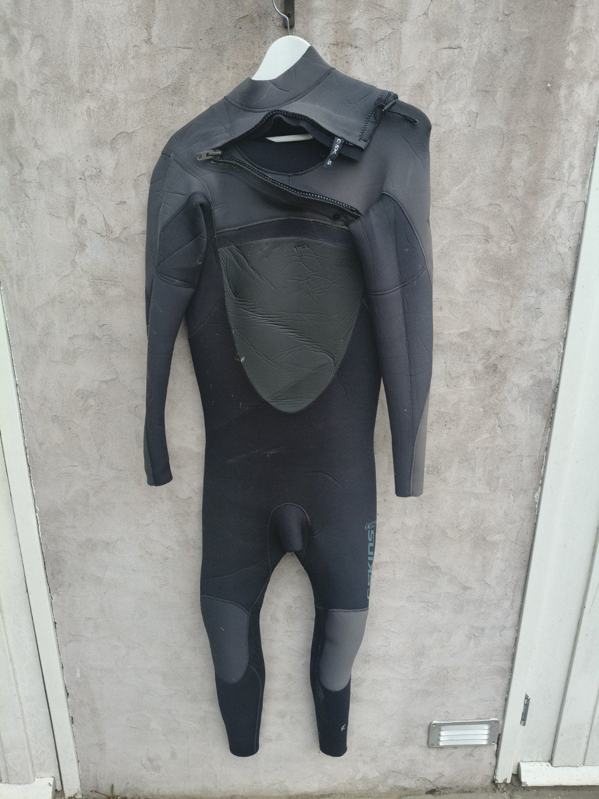 Wetsuit L - Gebruikt maar in prima staat 4/5mm neopreen, Ophalen of Verzenden, Gebruikt, Heer, Wetsuit