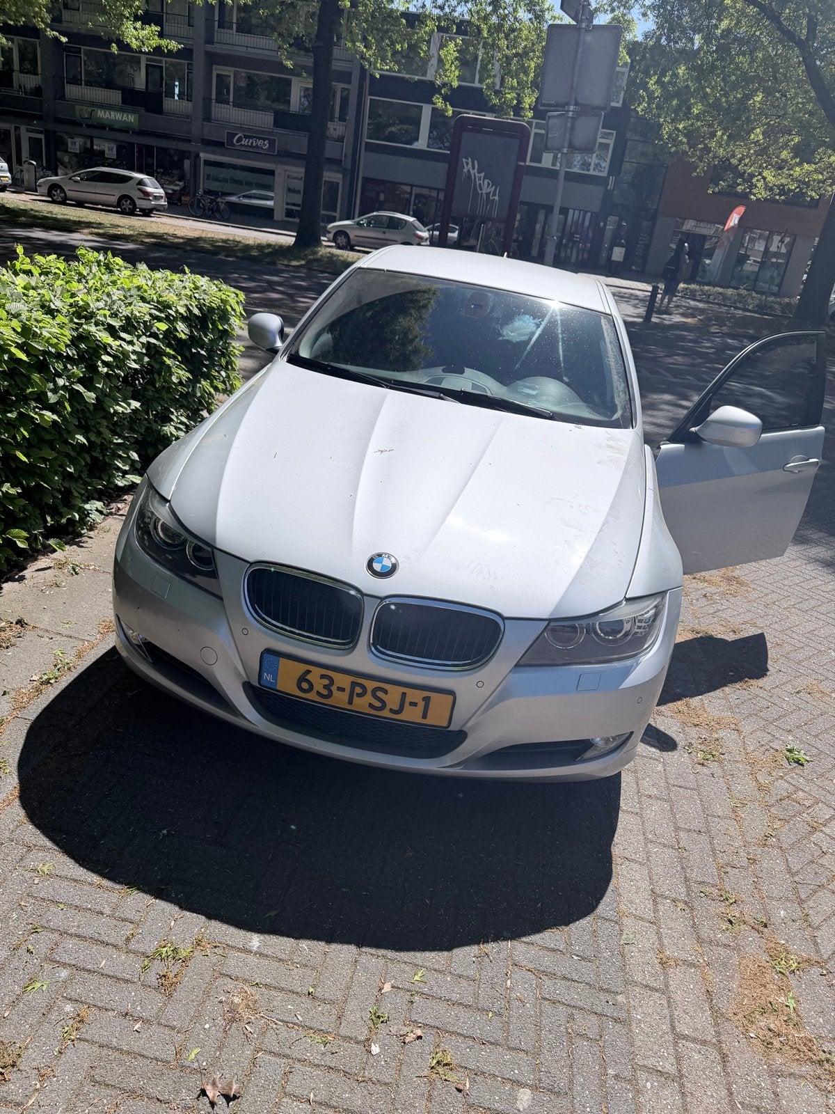 BMW 3-Serie 2.0 I 318 2011 Grijs 119800 km       2 eigenaar, 4 cilinders, Origineel Nederlands, Handgeschakeld, Particulier