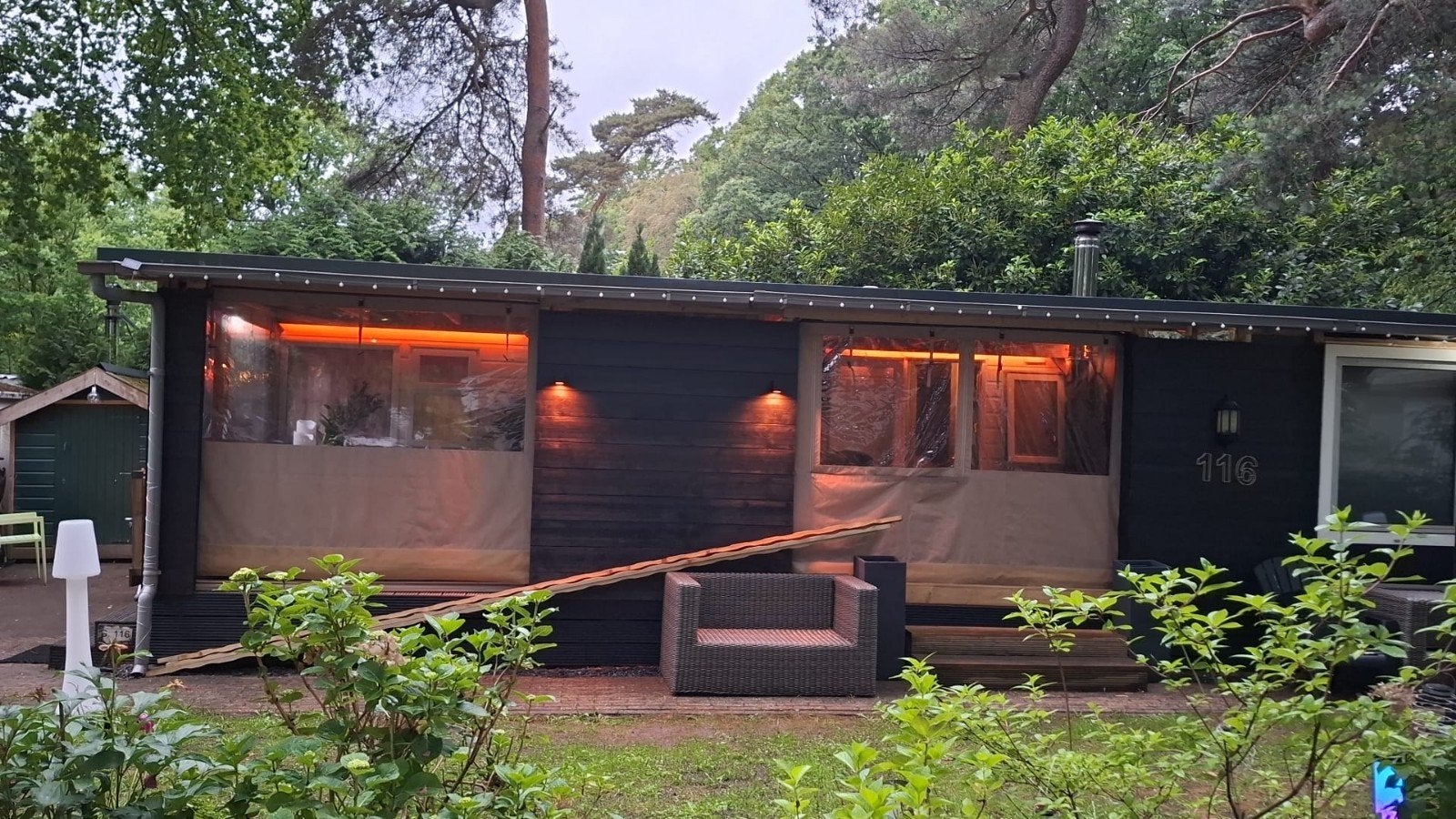 Ruime stacaravan met tuin en 3 slaapkamers, Caravans en Kamperen, Particulier, Rondzit