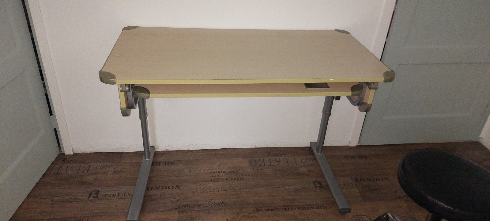 Handige bureau, Ophalen, In hoogte verstelbaar, 115 cm, Hout