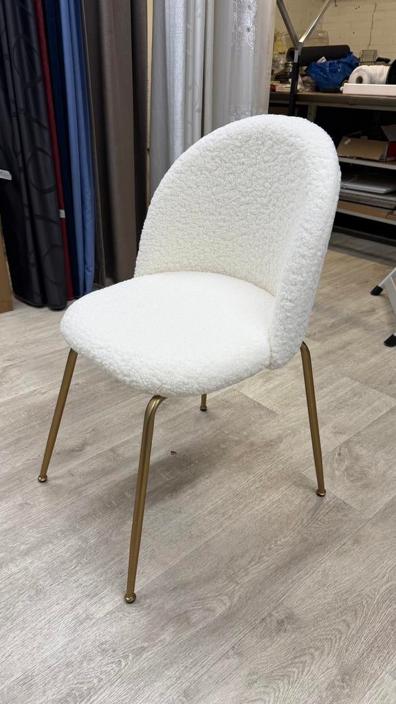 Maison du monde eetkamerstoel.Witte boucléstof/messing goud, Ophalen, Zo goed als nieuw, Wit, Twee