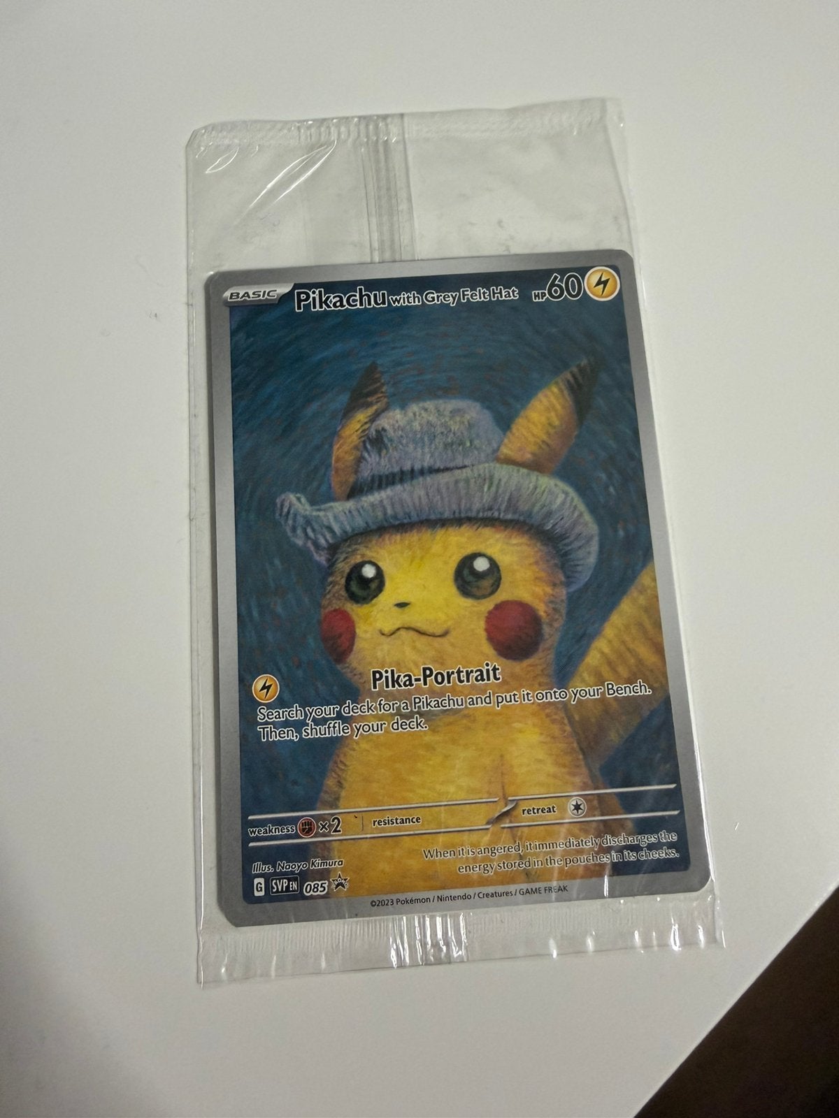 Pikachu With Grey Felt Hat, Hobby en Vrije tijd, Verzamelkaartspellen | Pokémon, Ophalen of Verzenden, Nieuw