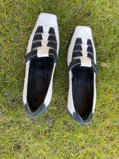 Vero Gomma moccasins, donkerblauw suède, wit leder, mt 6 =39, Kleding | Dames, Schoenen, Zo goed als nieuw, Espadrilles of Moccasins