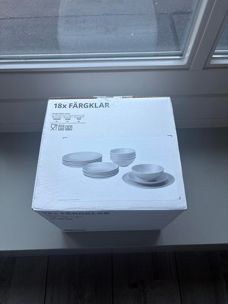 IKEA FÄRGKLAR 18-delig inclusief 8 rechthoekige borden, Ophalen of Verzenden, Zo goed als nieuw, Telefoon
