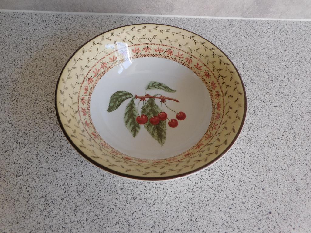 Schaal 15 cm. Cherry Fruit Sampler Johnson Brothers, Ophalen of Verzenden, Overige stijlen, Porselein, Schaal of Schalen