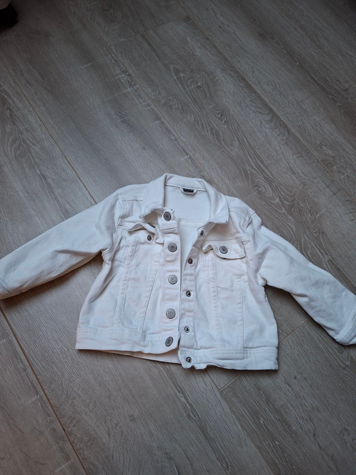 Witte spijkerjas maat 98, Kinderen en Baby's, Kinderkleding | Maat 98, Ophalen of Verzenden