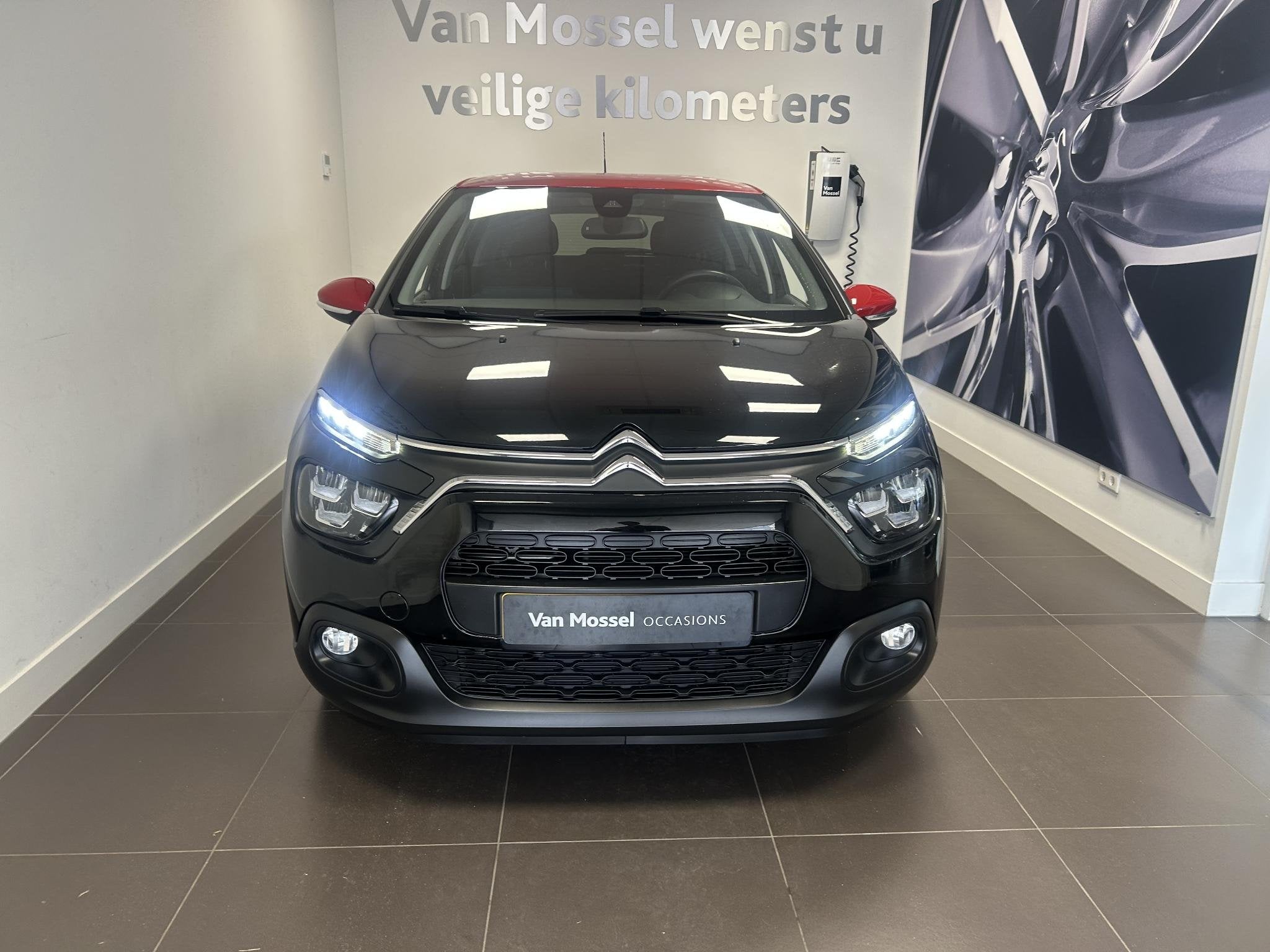 Citroen C3 1.2 PureTech Feel | Navigatie | Parkeerhulp | Cru, Voorwielaandrijving, Euro 6, 1199 cc, 450 kg