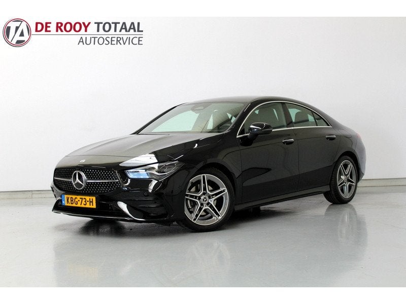 Mercedes-Benz CLA-Klasse 180 AMG Line 136PK, SFEERVERLICHTIN, CLA, 136 pk, Gebruikt, 4 cilinders
