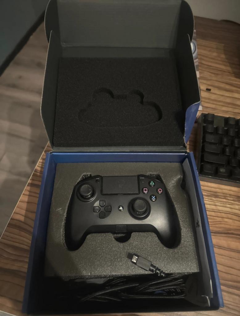 Razer Raiju Scuf Controller - bedraad, Spelcomputers en Games, Ophalen of Verzenden, Zo goed als nieuw, Met 1 controller, Original