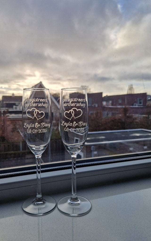 Het perfecte cadeau: gepersonaliseerde champagneglazen, Ophalen of Verzenden, Nieuw, Overige typen