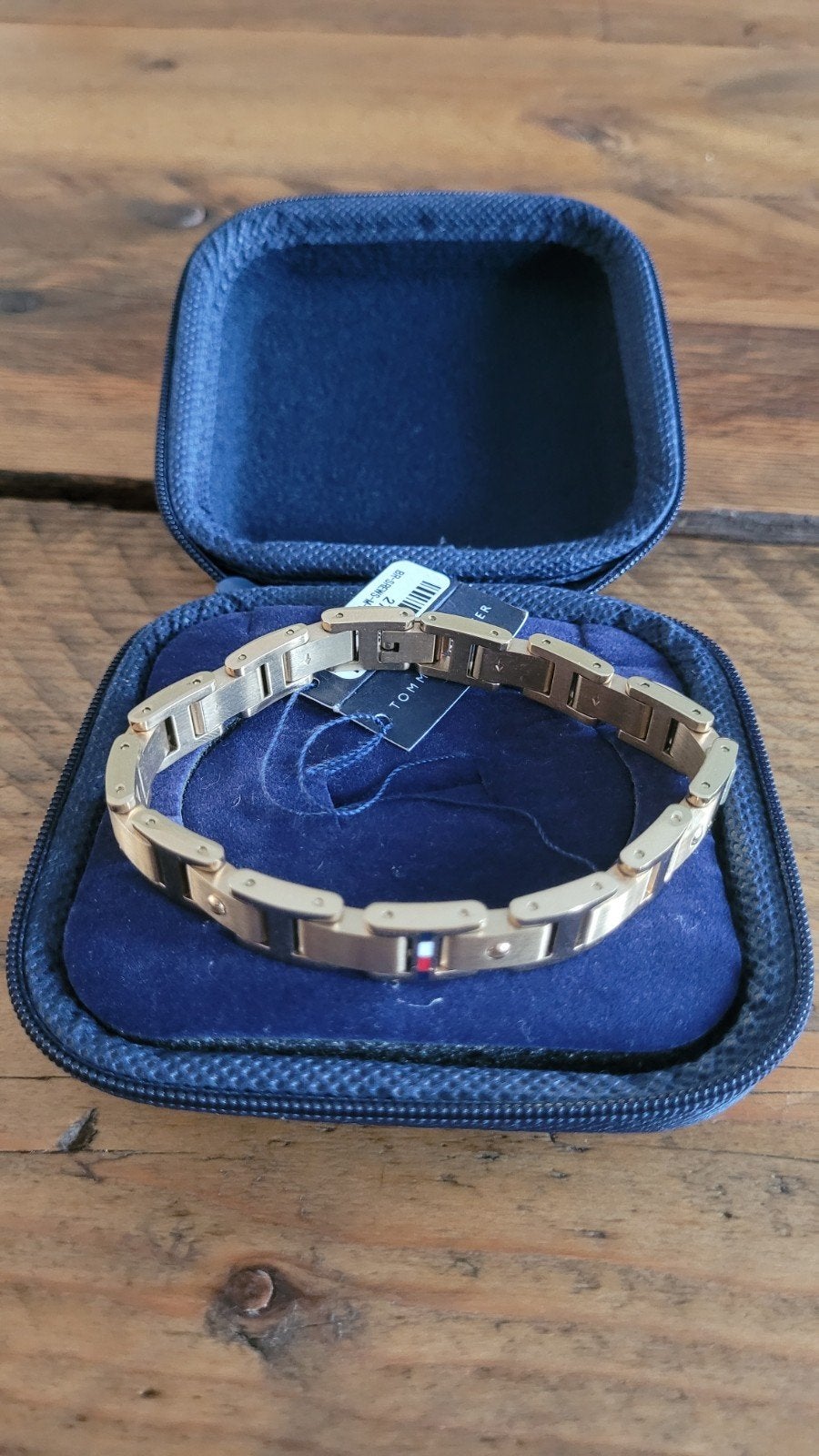 Nieuwe Tommy Hilfiger armband goudkleurig, Sieraden, Tassen en Uiterlijk, Ophalen of Verzenden, Nieuw, Goud, Overige materialen