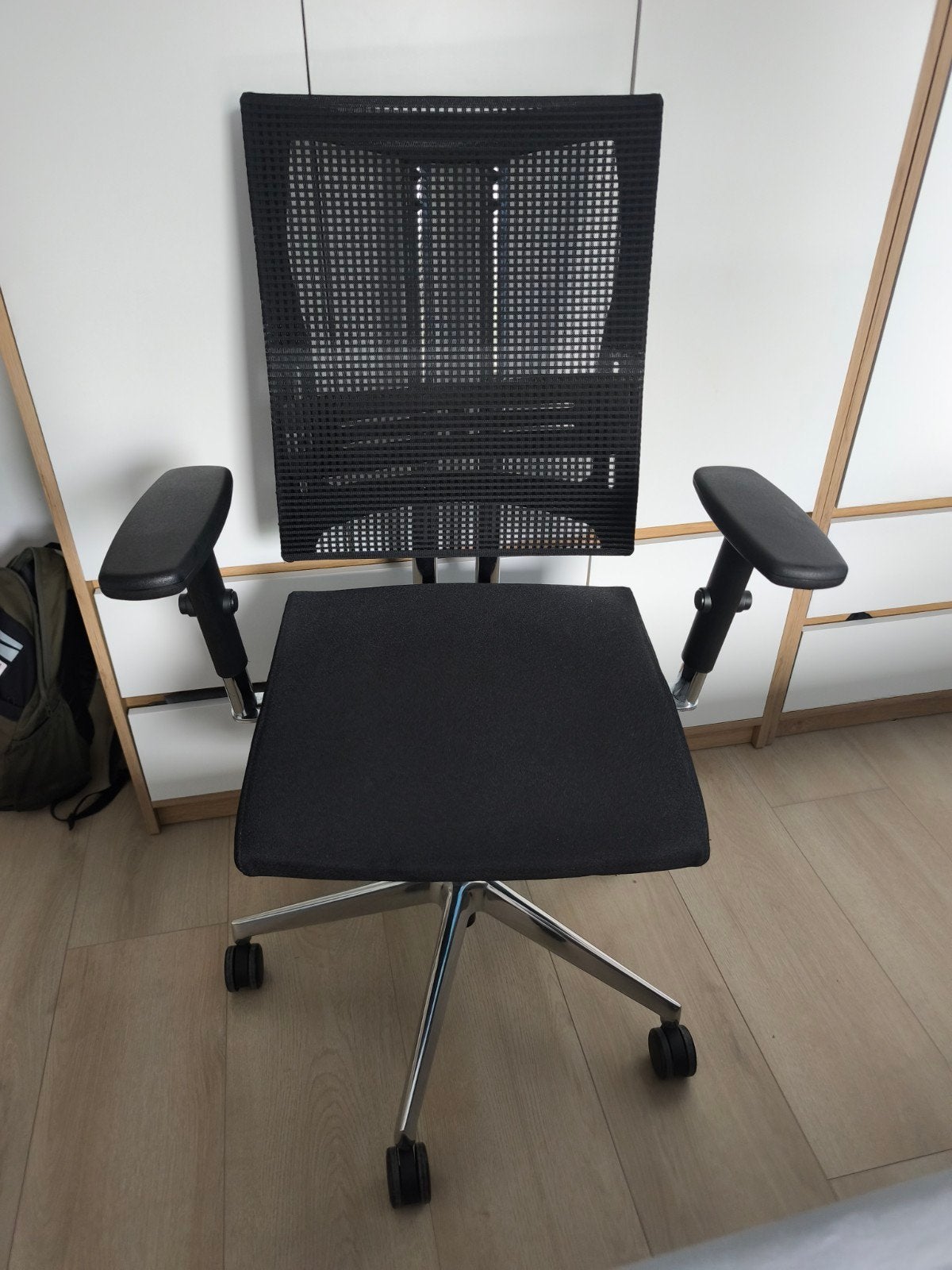 Nowy styl Bureaustoel NET MOTION synchroonmechanisme, Huis en Inrichting, Ophalen, Zwart, Zo goed als nieuw, Bureaustoel