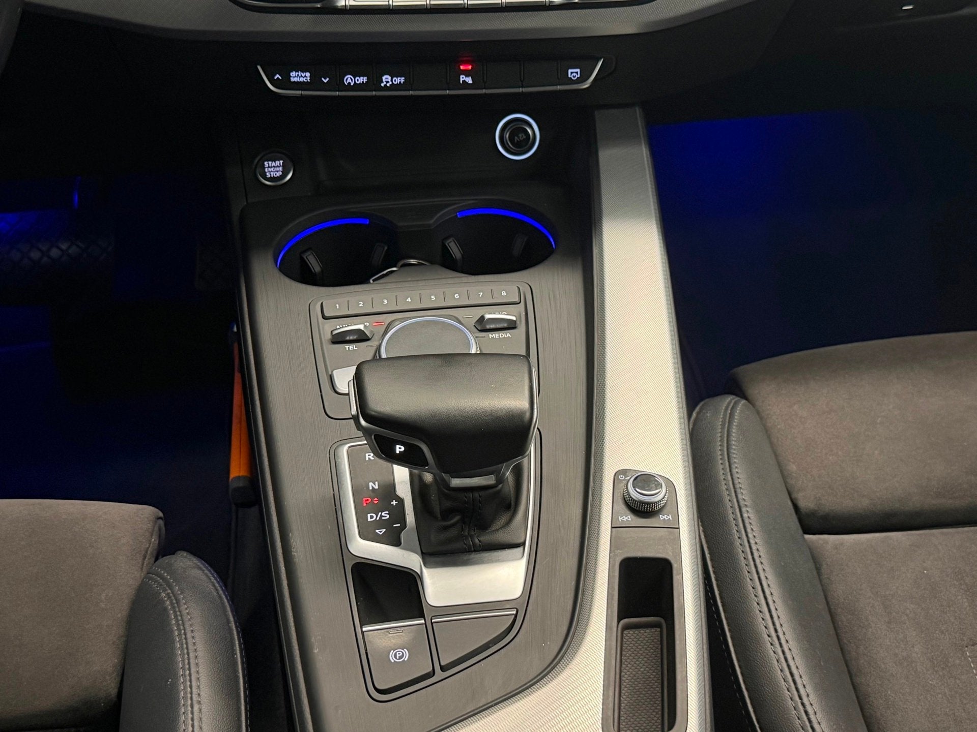 Foto 14 van Audi A4 Limousine 2.0 TDI quattro Sport S-Line 190 Pk Automa