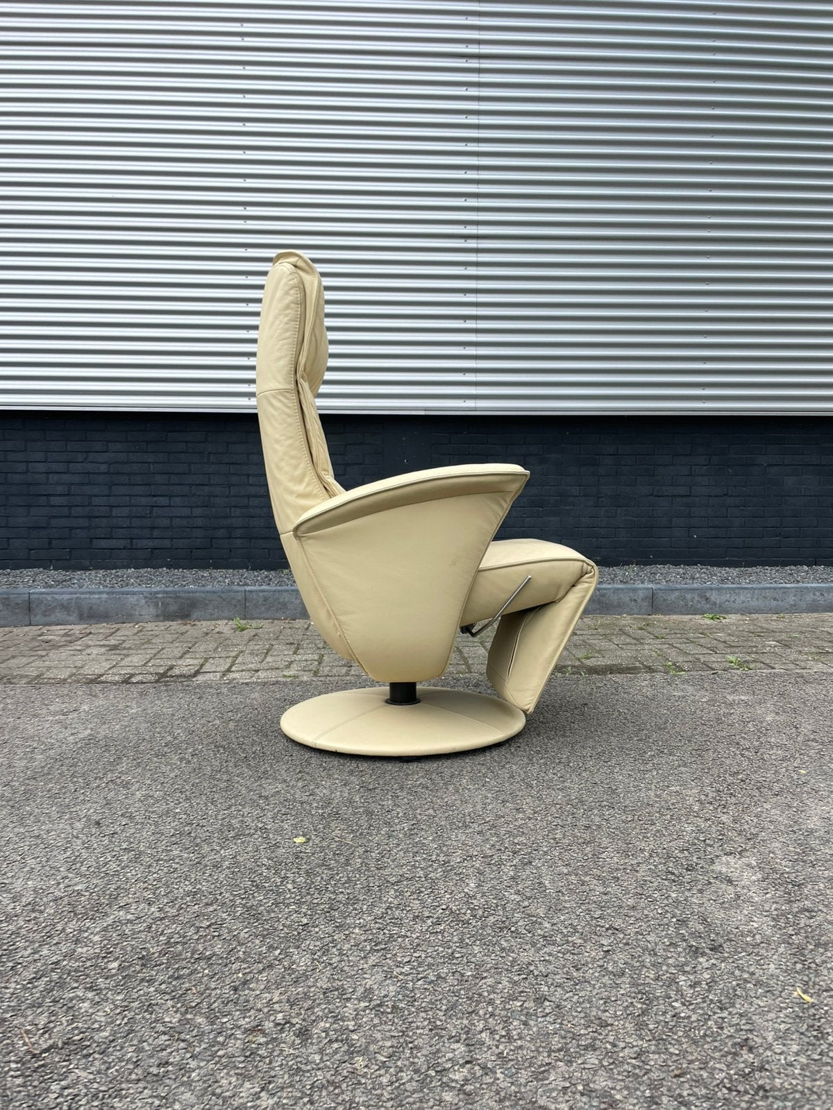 Creme kleurige leren relax fauteuil / relax stoel, Huis en Inrichting, Minder dan 75 cm, Ophalen of Verzenden, 50 tot 75 cm, A