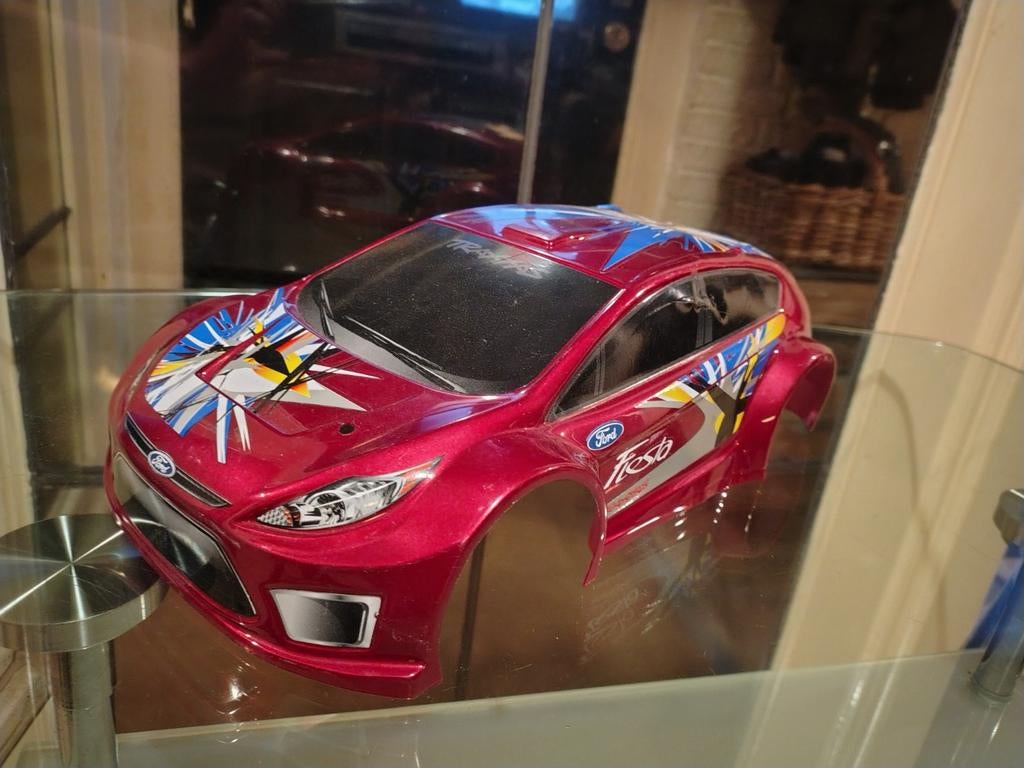 Traxxas Ford Fiesta body 210mm wielbasis, Verzenden, Gebruikt, Schaal 1:16, Onderdeel